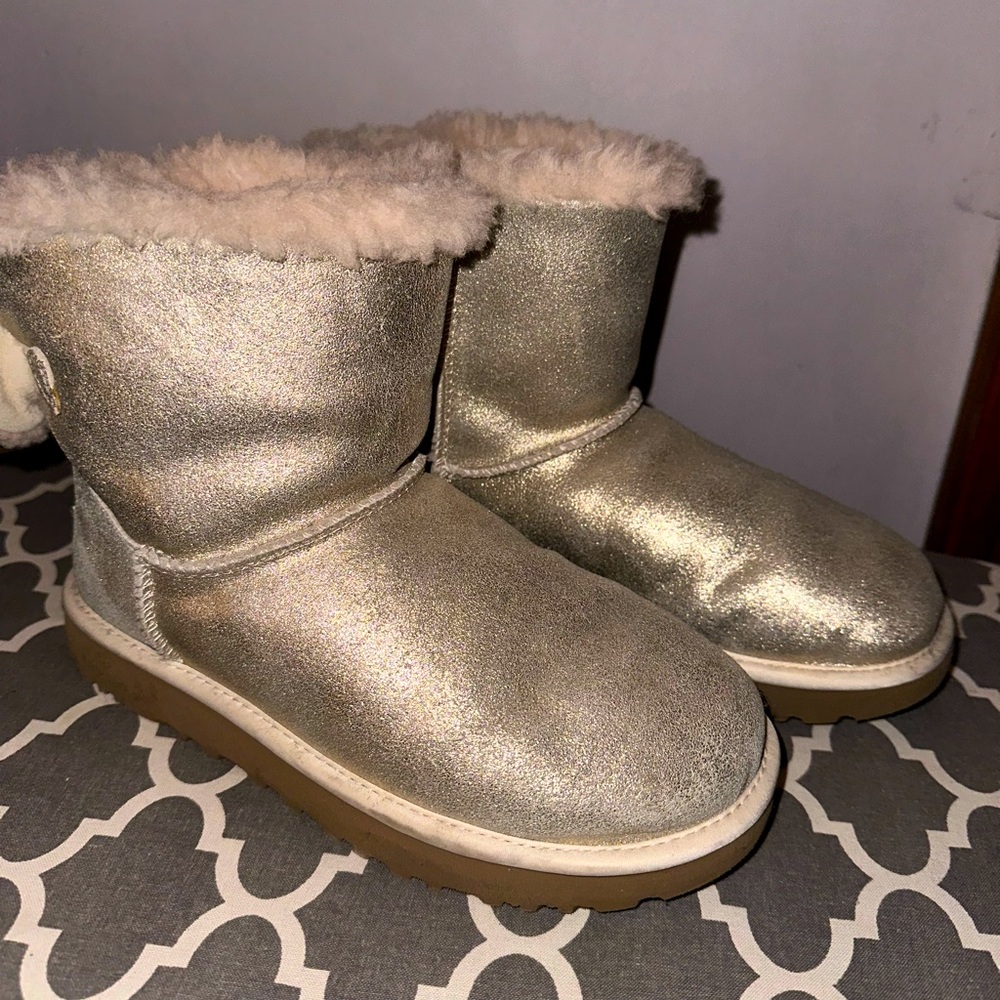 Uggs gold